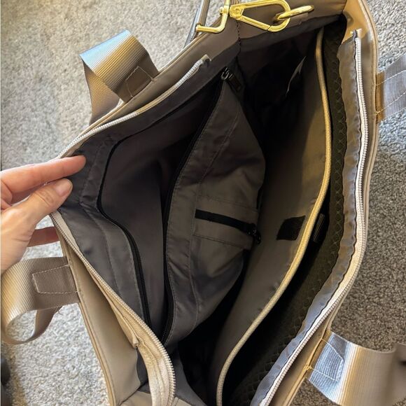 Open Story Weekender Duffle Travel Bag Taupe - Picture 10 of 11